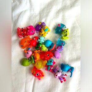 21‎ piece lot of Hatchimals